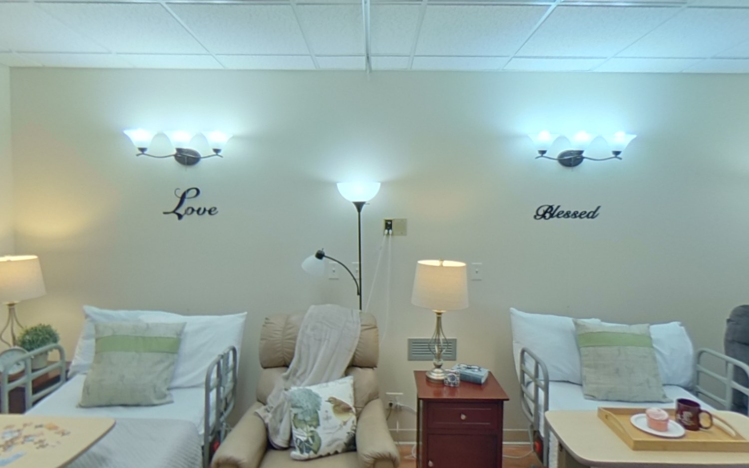 Deluxe semi-private room